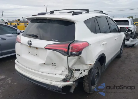 2017 Toyota Rav4 Le z USA, uszkodzony, nr VIN JTMBFREV9HJ137427